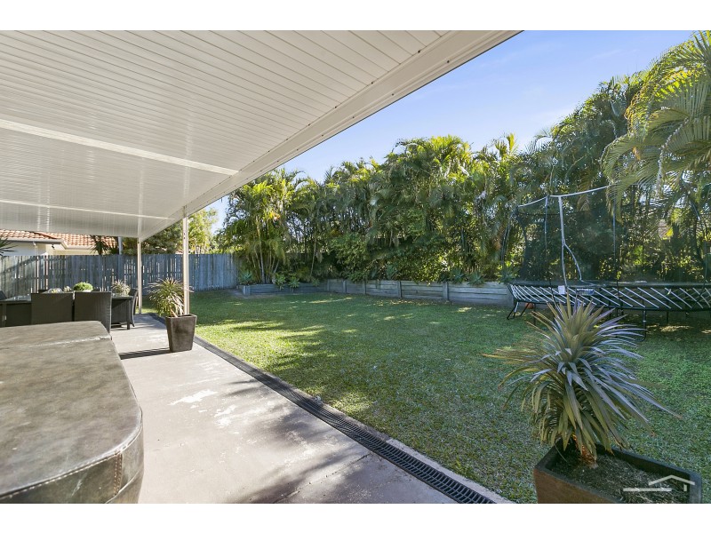 68 Lake Entrance Boulevard, Noosaville QLD 4566