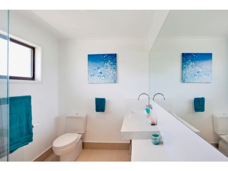 2/4 Oceania Crescent, Sunshine Beach QLD 4567