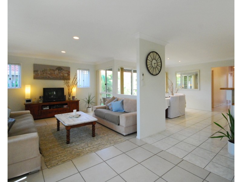 17 Raven Way, Noosaville QLD 4566