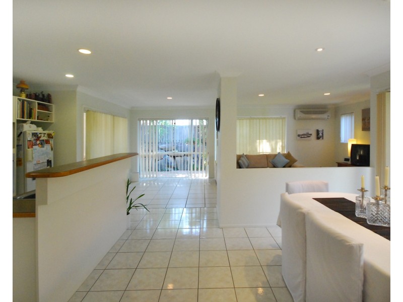 17 Raven Way, Noosaville QLD 4566