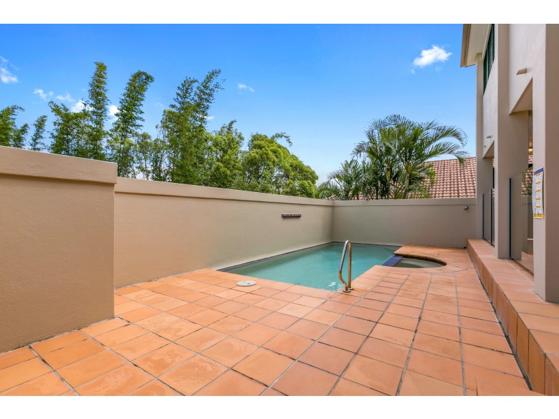 15 Seafarer Court, Castaways Beach QLD 4567