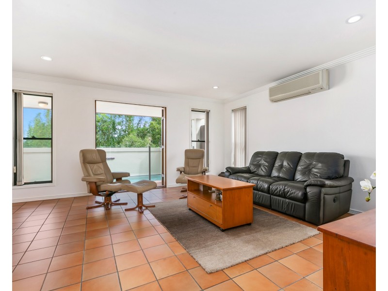 15 Seafarer Court, Castaways Beach QLD 4567