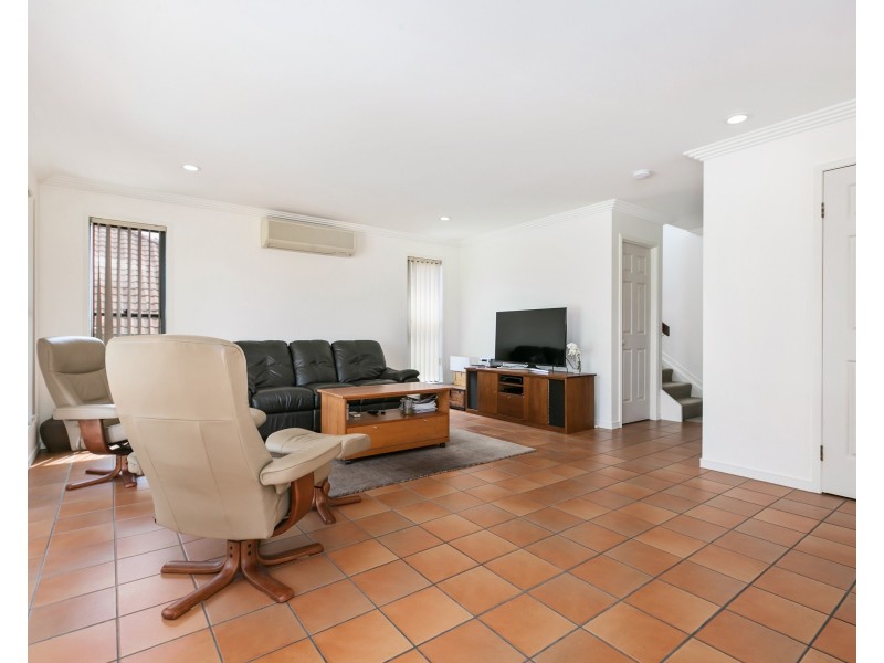 15 Seafarer Court, Castaways Beach QLD 4567