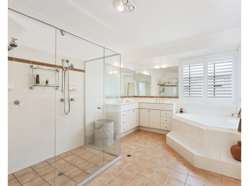 15 Seafarer Court, Castaways Beach QLD 4567