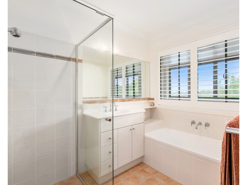 15 Seafarer Court, Castaways Beach QLD 4567