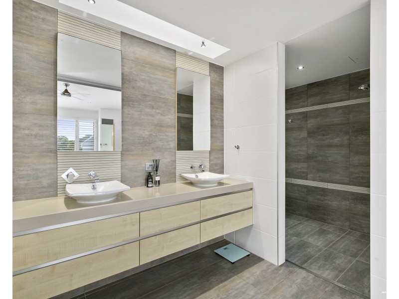 1/23 Duke Street, Sunshine Beach QLD 4567