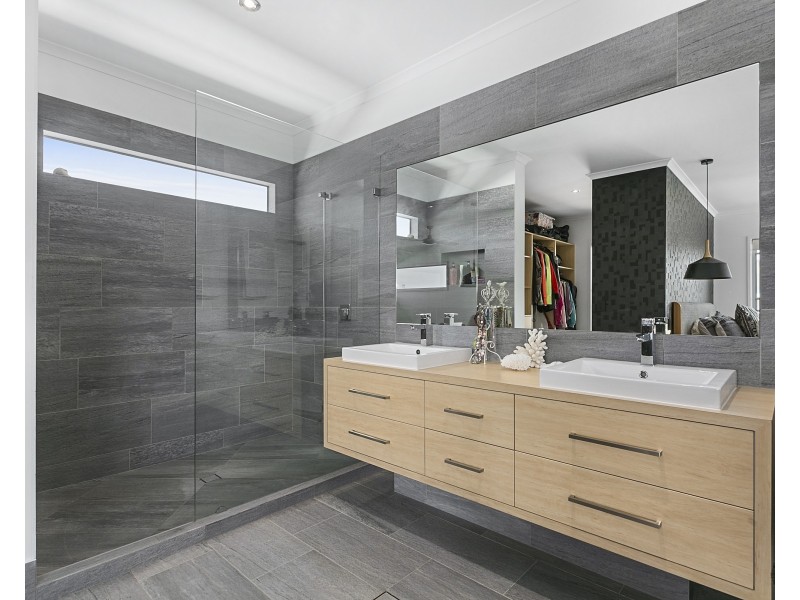 15 Goldfinch Close, Peregian Springs QLD 4573