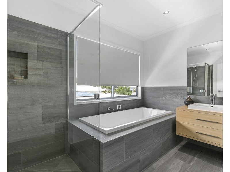 15 Goldfinch Close, Peregian Springs QLD 4573