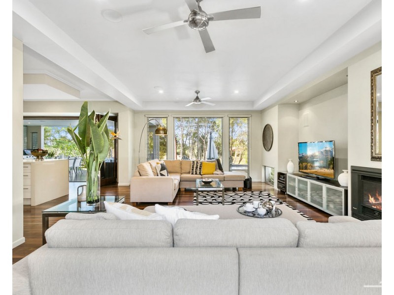 4 Lakeside Drive, Peregian Springs QLD 4573