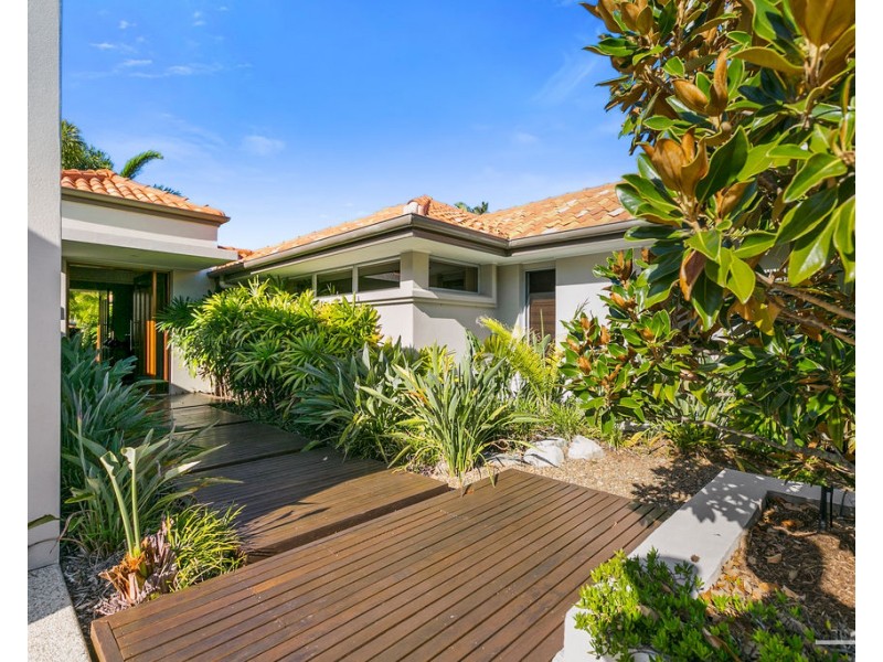 4 Lakeside Drive, Peregian Springs QLD 4573
