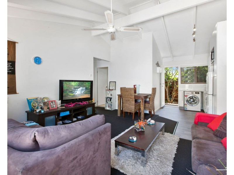 2/4 Oceania Crescent, Sunshine Beach QLD 4567