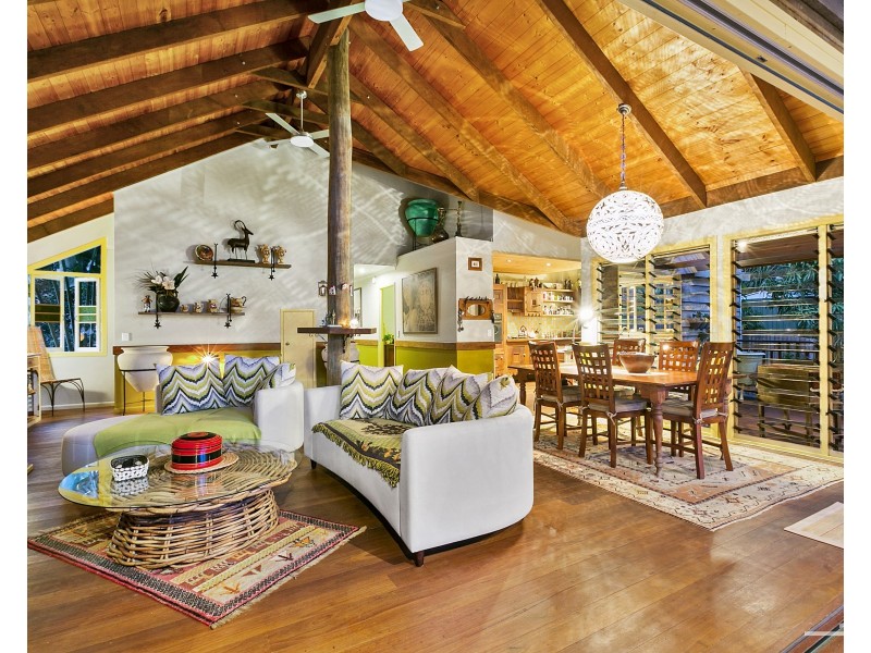 9 Oak Street, Sunshine Beach QLD 4567