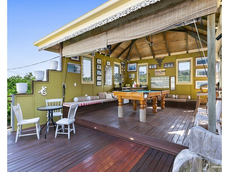 9 Oak Street, Sunshine Beach QLD 4567