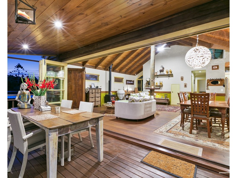 9 Oak Street, Sunshine Beach QLD 4567