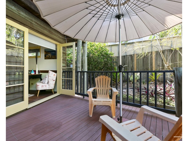 9 Oak Street, Sunshine Beach QLD 4567