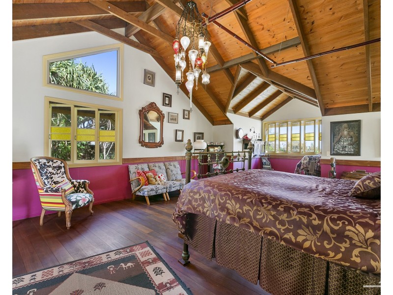 9 Oak Street, Sunshine Beach QLD 4567
