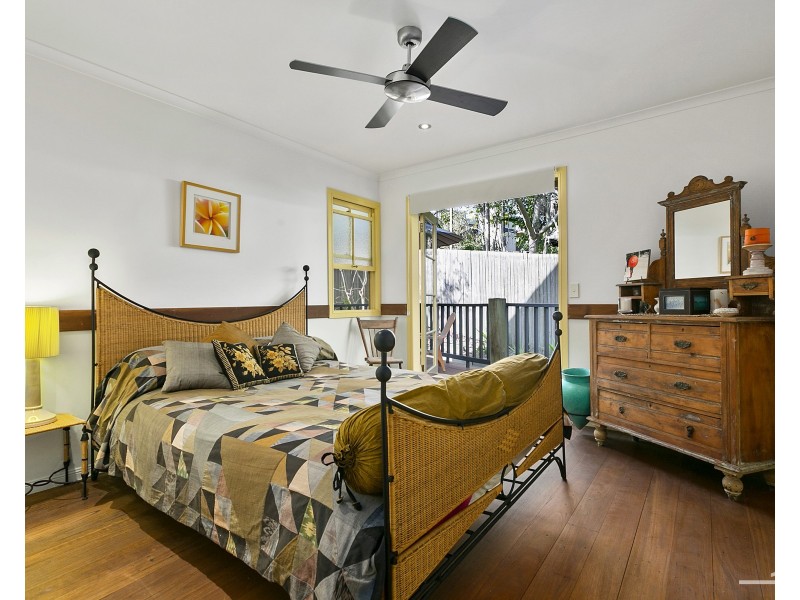 9 Oak Street, Sunshine Beach QLD 4567