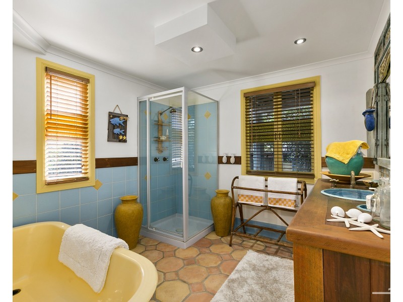 9 Oak Street, Sunshine Beach QLD 4567