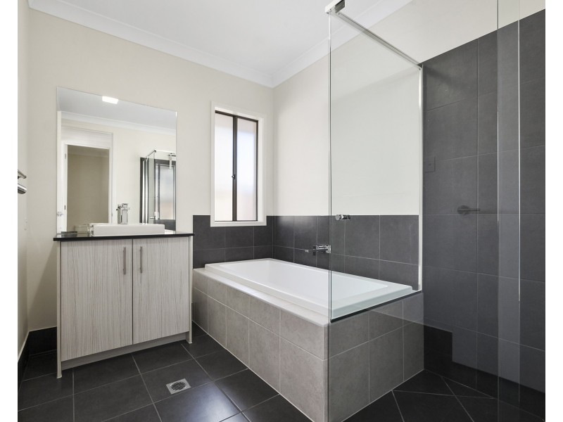 25 Radiata Place, Peregian Springs QLD 4573