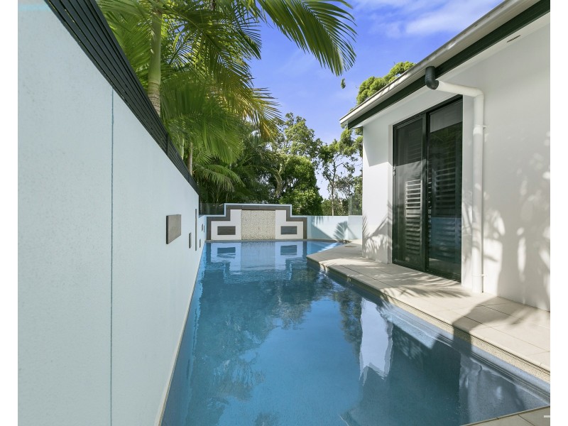 8 Lakeside Drive, Peregian Springs QLD 4573