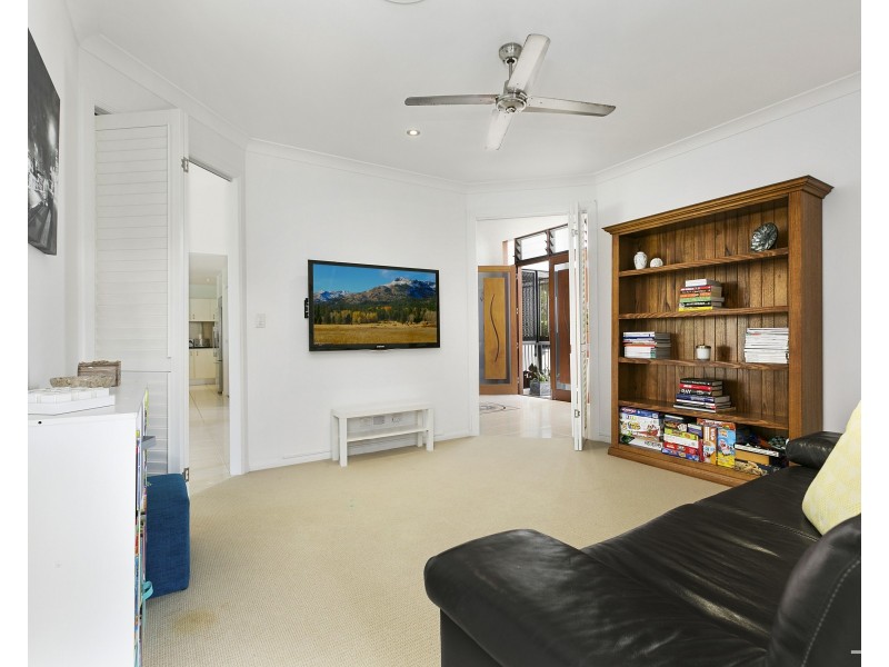 8 Lakeside Drive, Peregian Springs QLD 4573