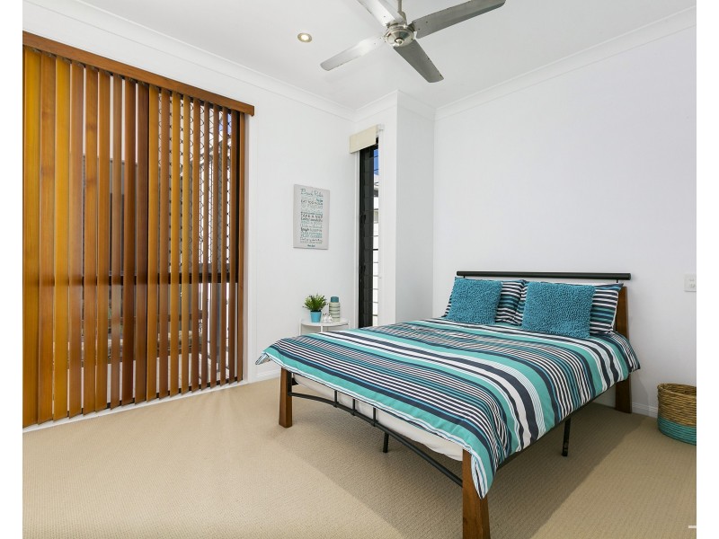 8 Lakeside Drive, Peregian Springs QLD 4573