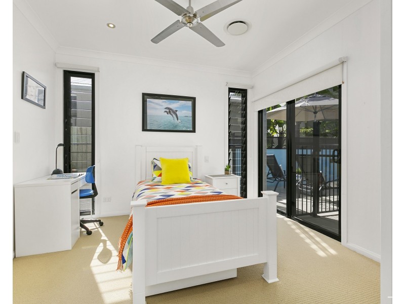 8 Lakeside Drive, Peregian Springs QLD 4573