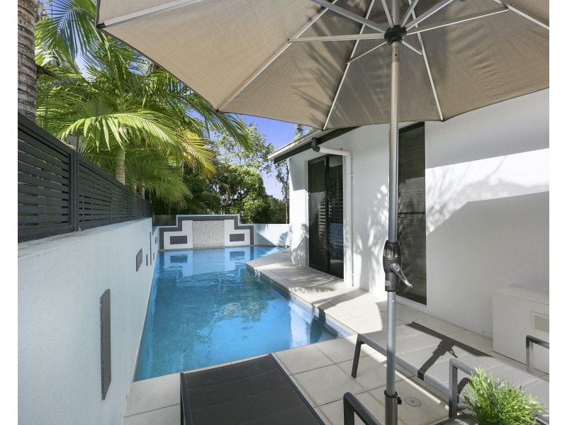 8 Lakeside Drive, Peregian Springs QLD 4573