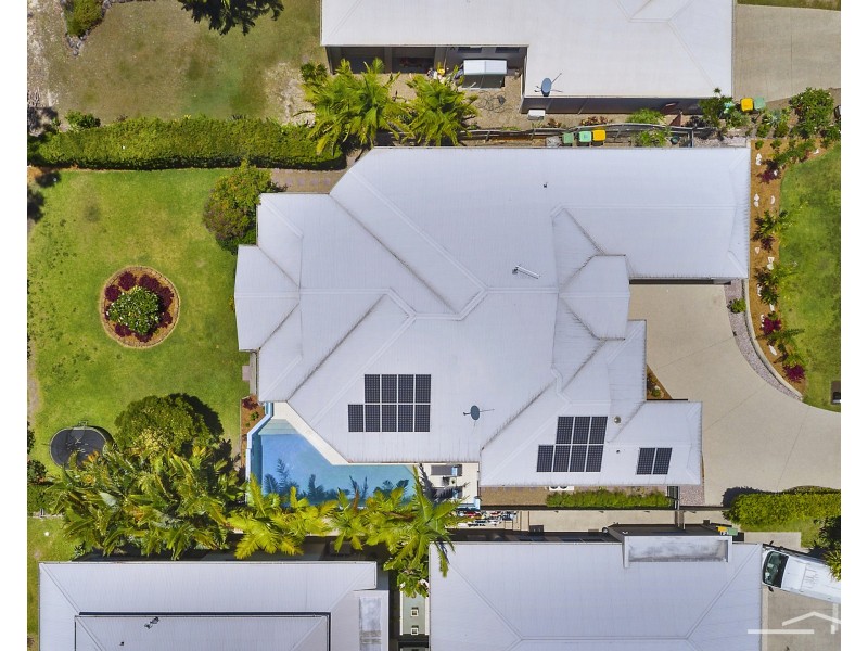 8 Lakeside Drive, Peregian Springs QLD 4573