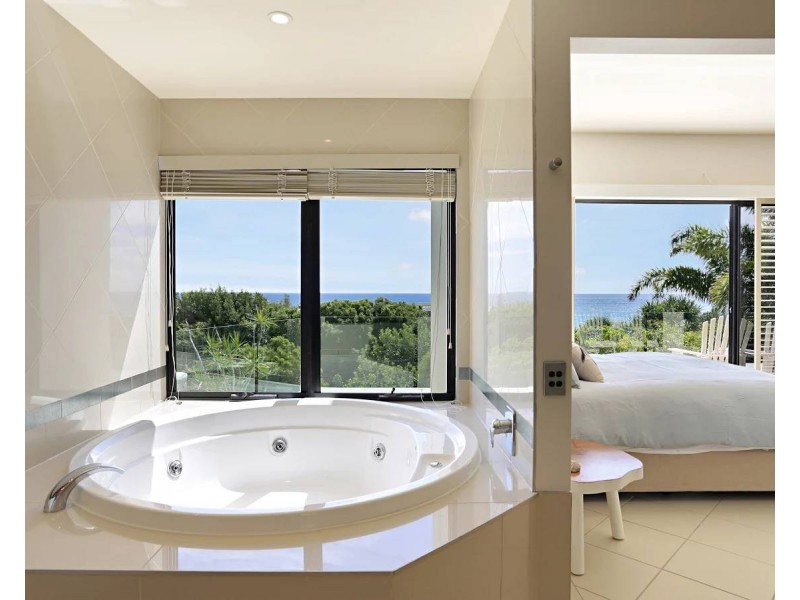 19 Ross Crescent, Sunshine Beach QLD 4567