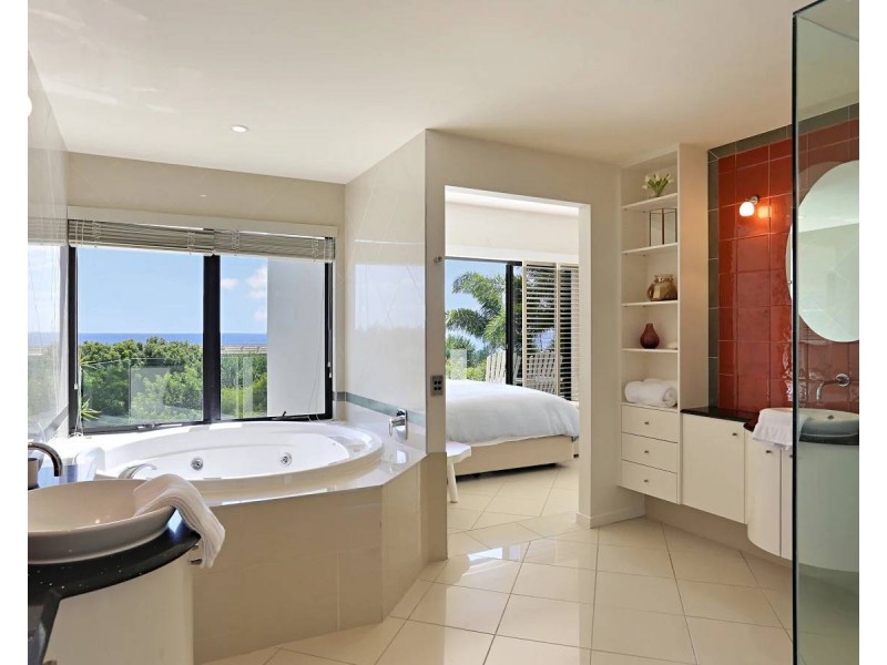 19 Ross Crescent, Sunshine Beach QLD 4567