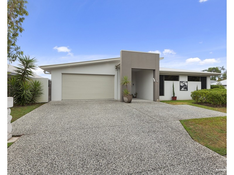 15 Oakbridge Way, Peregian Springs QLD 4573