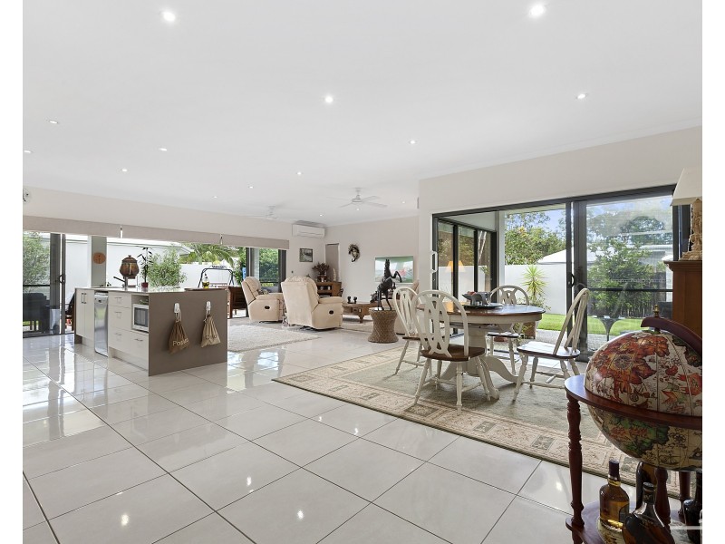 15 Oakbridge Way, Peregian Springs QLD 4573