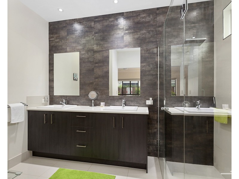 15 Oakbridge Way, Peregian Springs QLD 4573