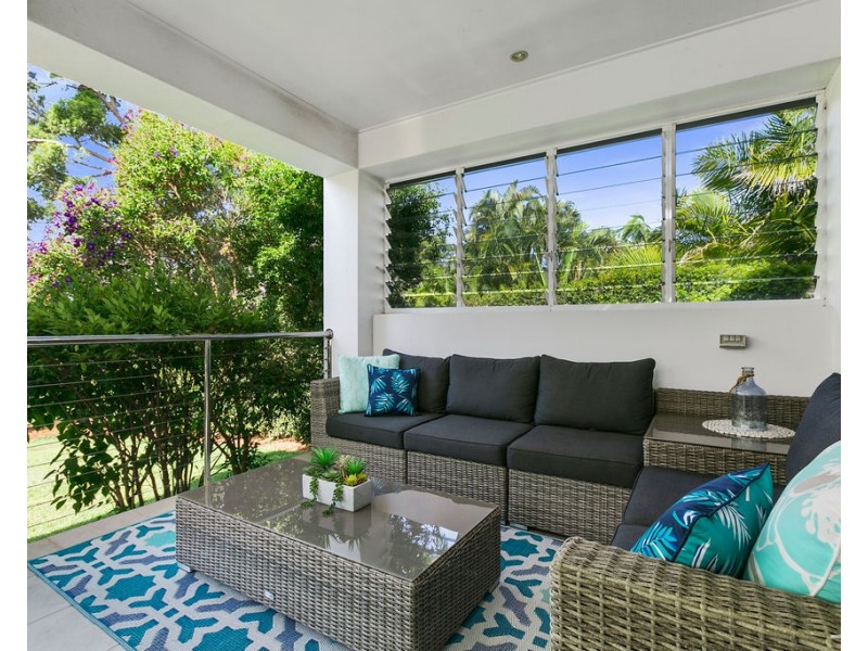 8 Lakeside Drive, Peregian Springs QLD 4573
