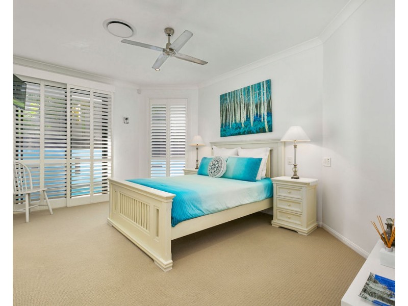 8 Lakeside Drive, Peregian Springs QLD 4573