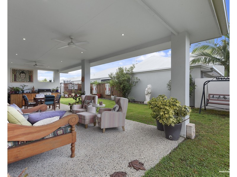 15 Oakbridge Way, Peregian Springs QLD 4573