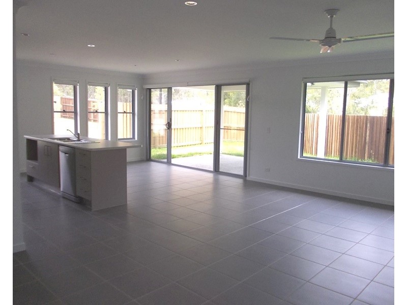 1/2 Pandorea Court, Noosaville QLD 4566