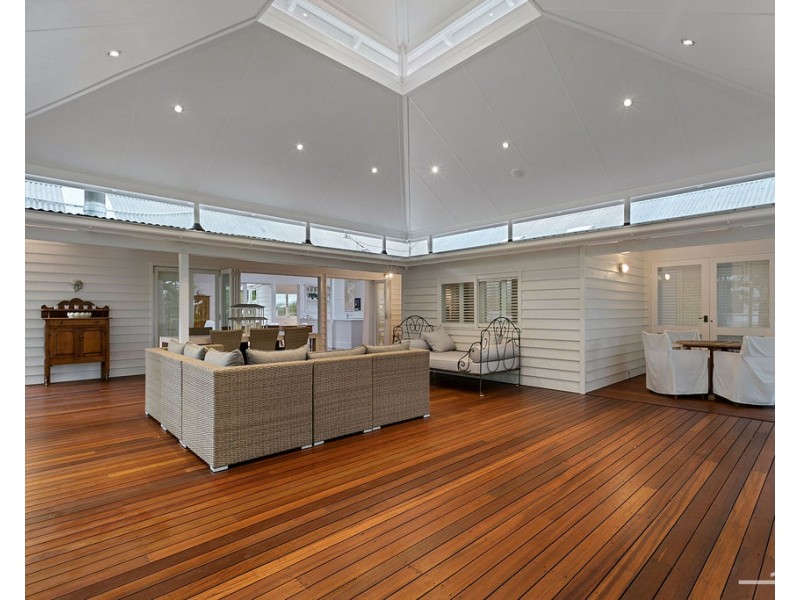8 Duke Street, Sunshine Beach QLD 4567