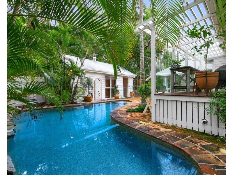 8 Duke Street, Sunshine Beach QLD 4567