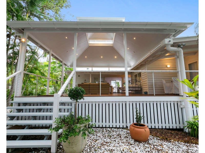8 Duke Street, Sunshine Beach QLD 4567