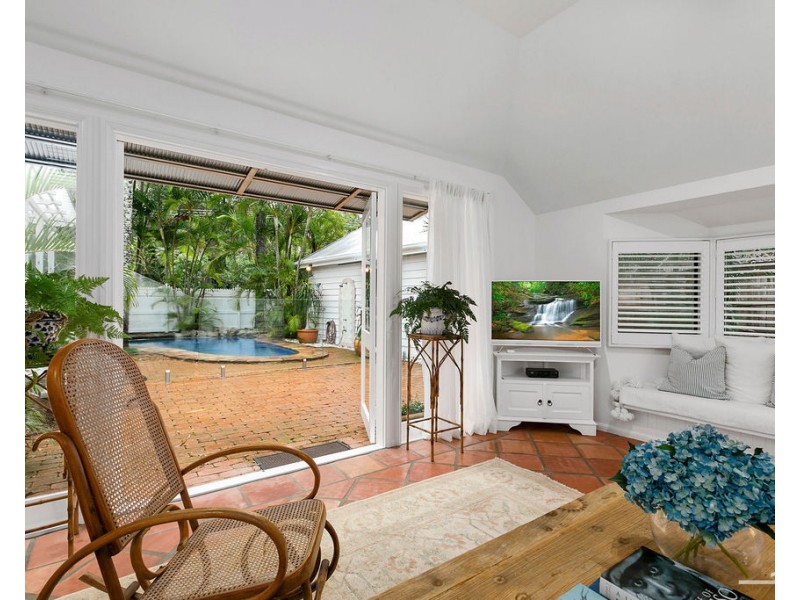 8 Duke Street, Sunshine Beach QLD 4567