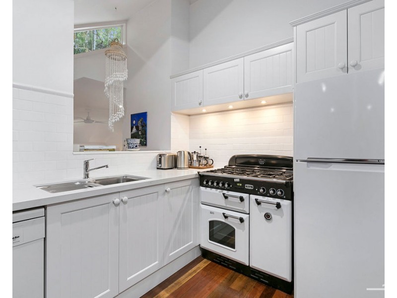 8 Duke Street, Sunshine Beach QLD 4567