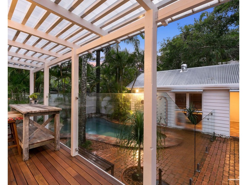 8 Duke Street, Sunshine Beach QLD 4567