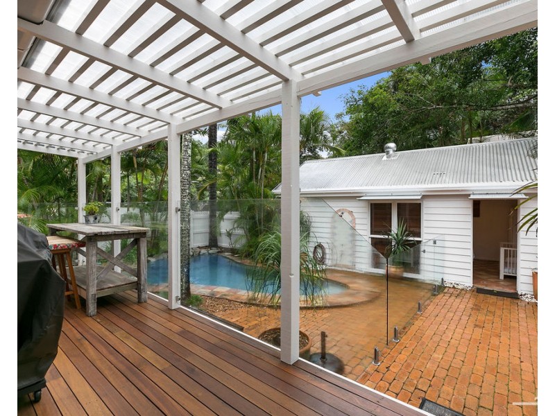 8 Duke Street, Sunshine Beach QLD 4567