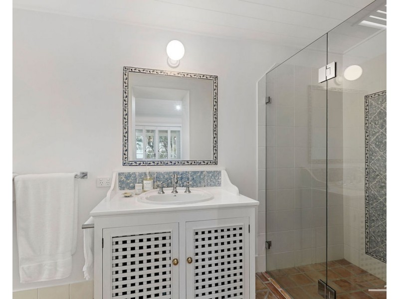 8 Duke Street, Sunshine Beach QLD 4567
