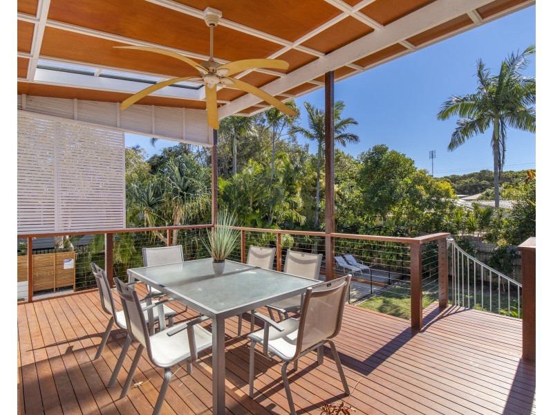 20 Ray Street, Sunshine Beach QLD 4567