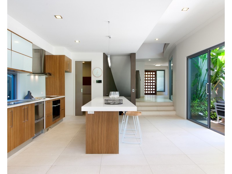 20 Depper Street, Sunshine Beach QLD 4567