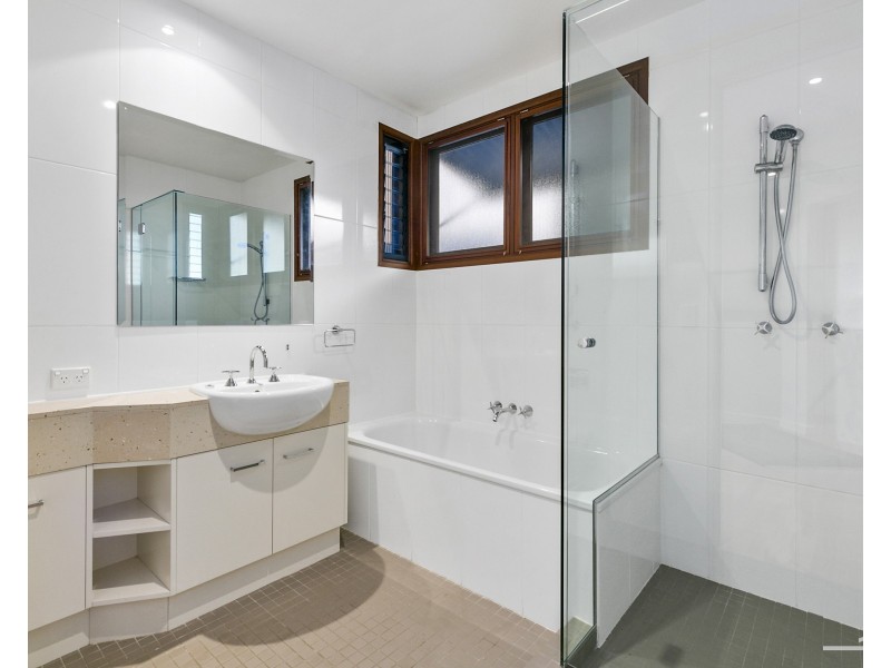 10 Plover Street, Peregian Beach QLD 4573