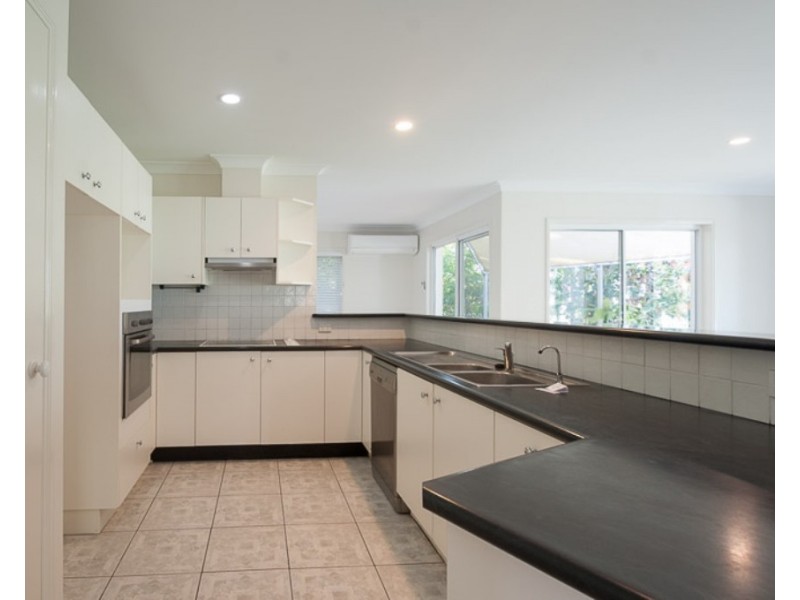 16 Oceania Crescent, Sunshine Beach QLD 4567